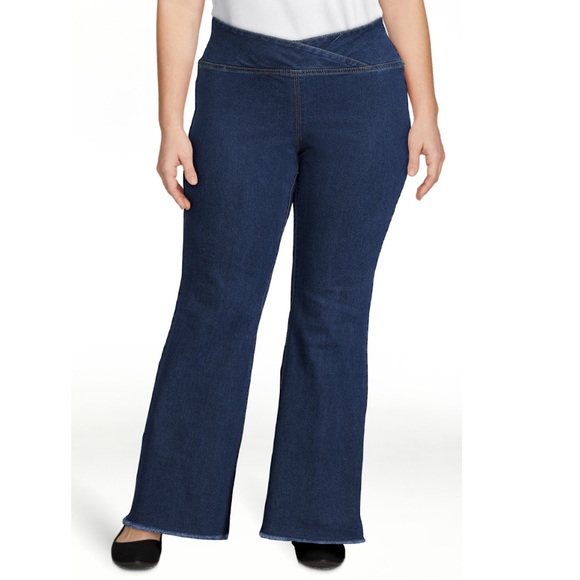 Size Medium: Vanilla Star Women's Juniors Tulip Waist Flare Jean - Picture 5 of 6